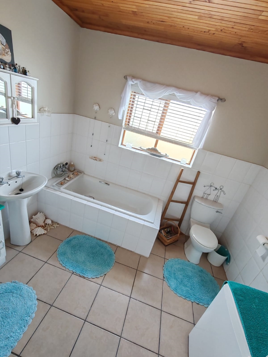 3 Bedroom Property for Sale in Perlemoenbaai Western Cape